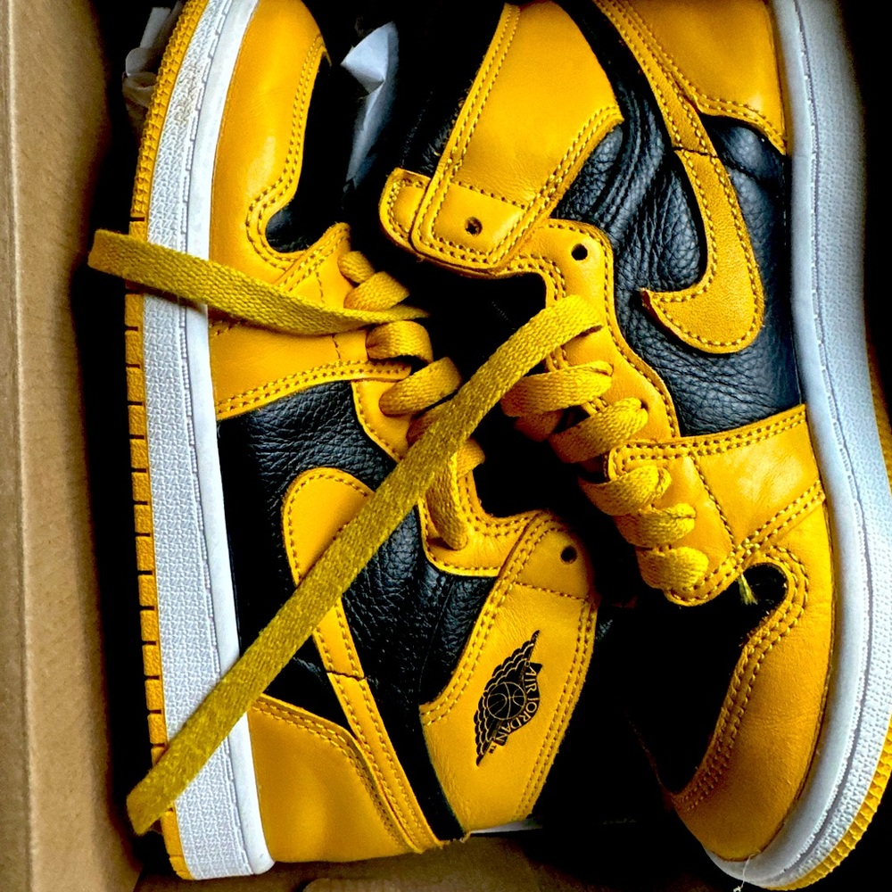 Kids sz 3 Jordan 1